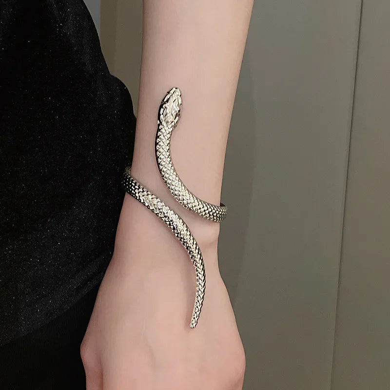 New Arrival Snake Shaped Cuff Bracelet Ring Set for Women Exaggerated Metal Unique Design Bracelet Fashion Jewelry Set