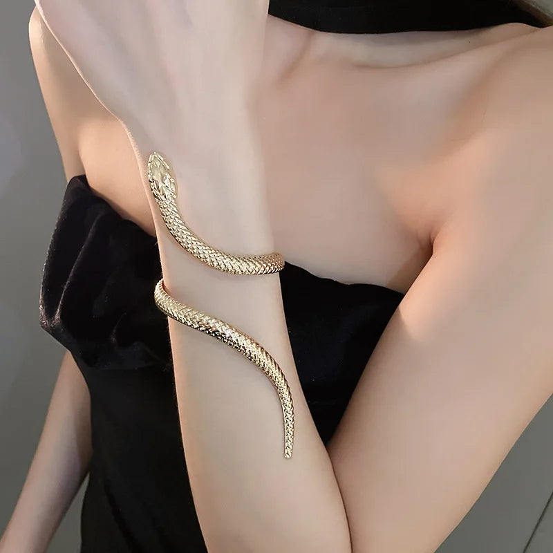 New Arrival Snake Shaped Cuff Bracelet Ring Set for Women Exaggerated Metal Unique Design Bracelet Fashion Jewelry Set