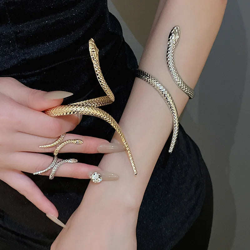 New Arrival Snake Shaped Cuff Bracelet Ring Set for Women Exaggerated Metal Unique Design Bracelet Fashion Jewelry Set