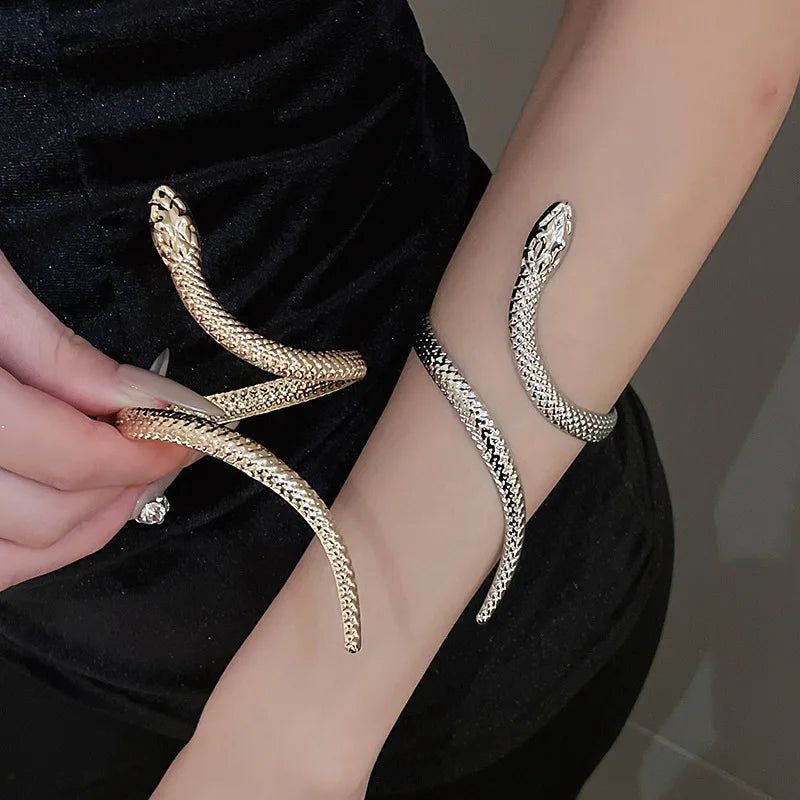 New Arrival Snake Shaped Cuff Bracelet Ring Set for Women Exaggerated Metal Unique Design Bracelet Fashion Jewelry Set